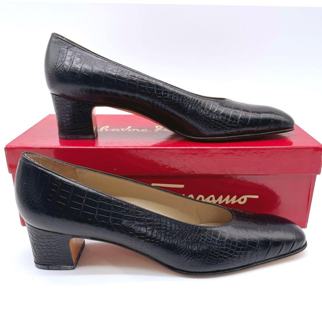 未使用品 Salvatore Ferragamo 黒 クロコ型押し