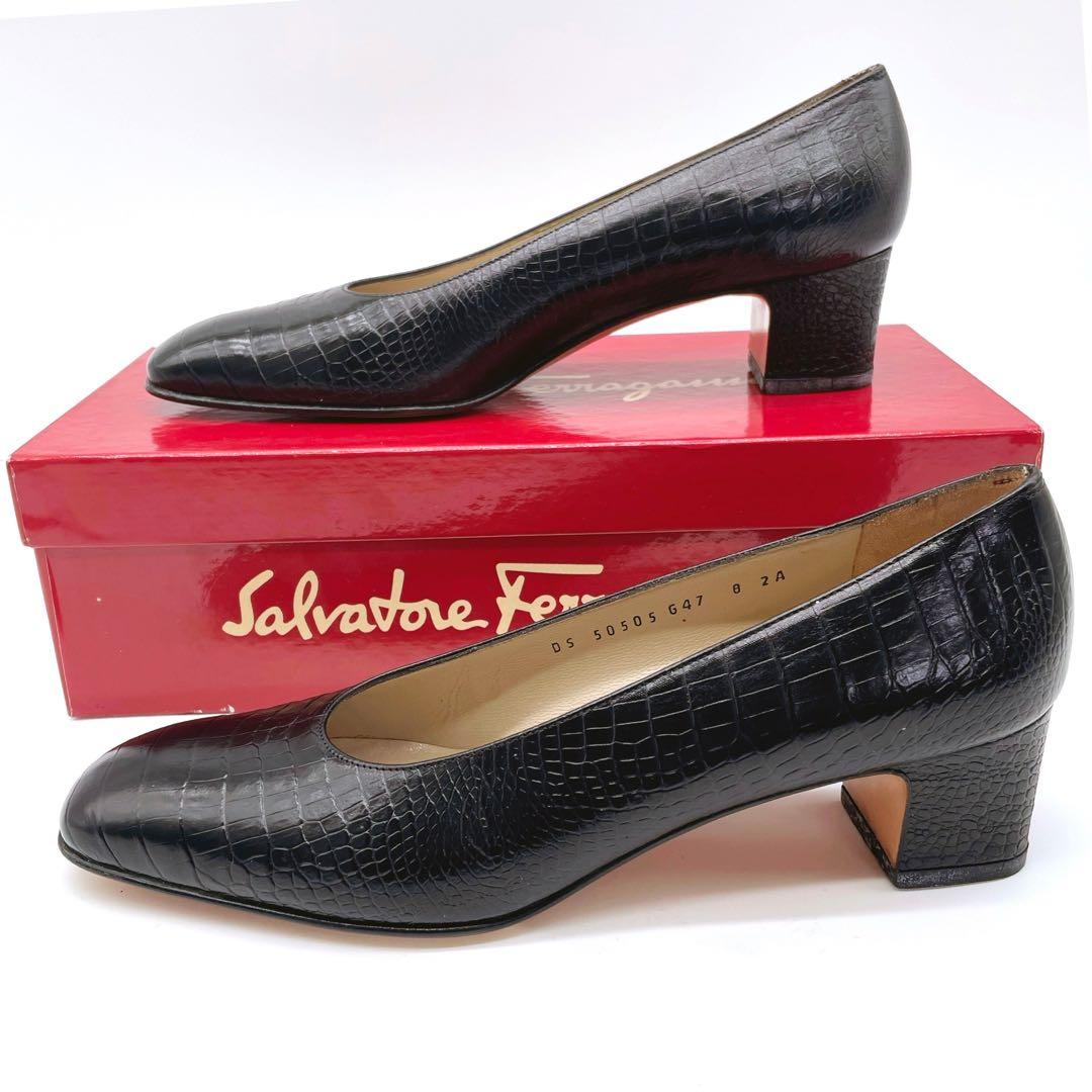 未使用品 Salvatore Ferragamo 黒 クロコ型押し