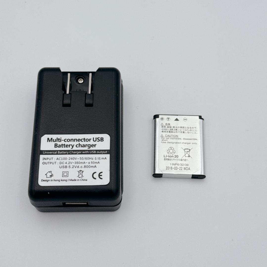 【概ね美品】Nikon COOLPIX A300 デジタルカメラ シルバー