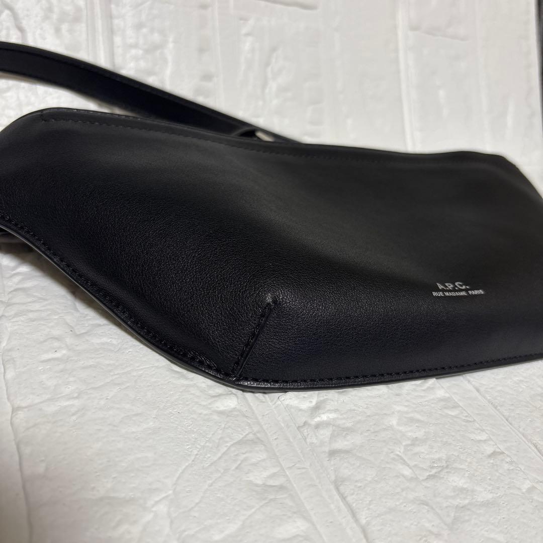 【美品】A.P.C. ボディバッグ　ウエストポーチ　アーペーセー　ブラック