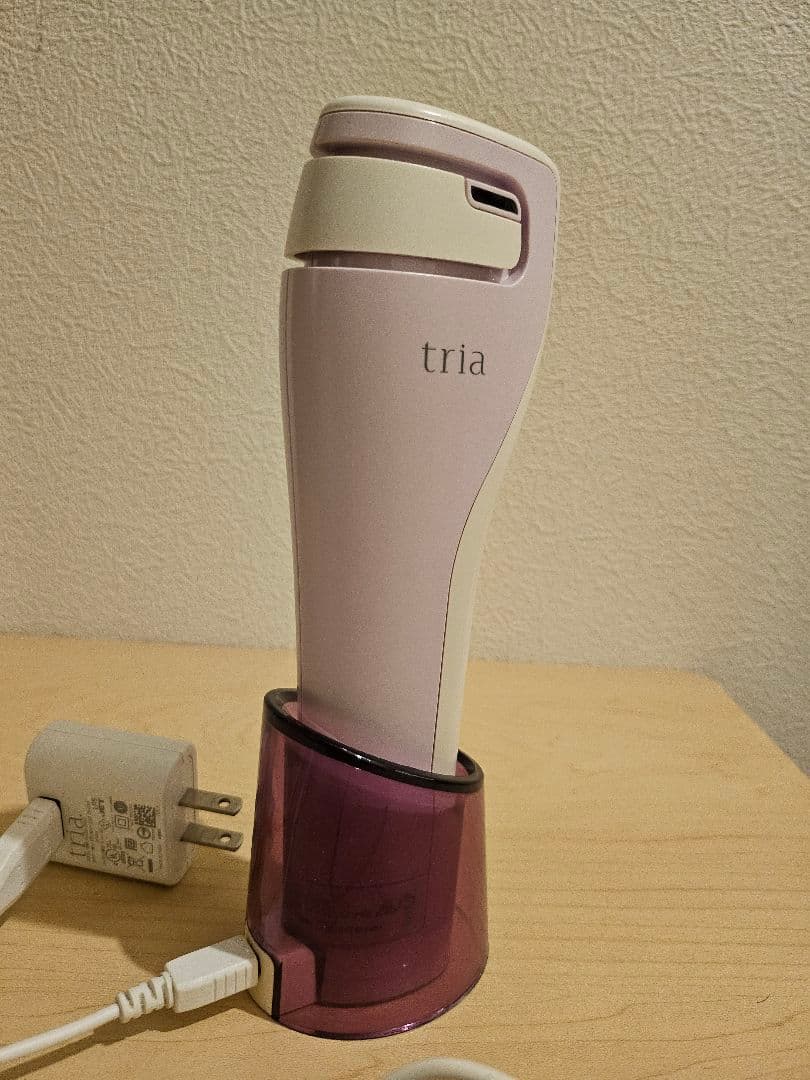 tria エイジングケアレーザー充電器付き