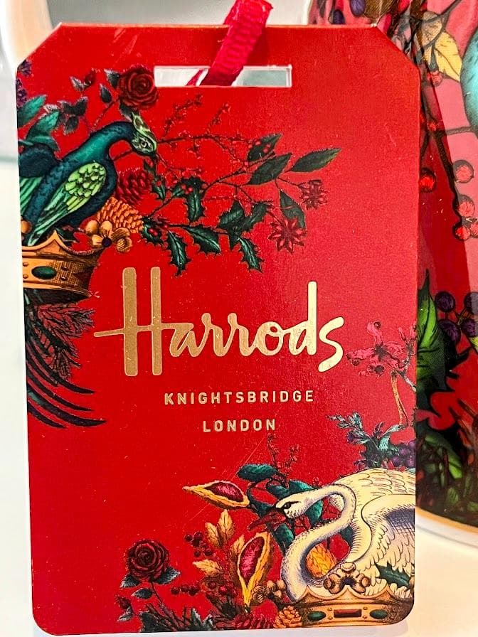 ★クリスマス　Harrodsボルド－と22金のマグ「グレート・フィースト大饗宴」