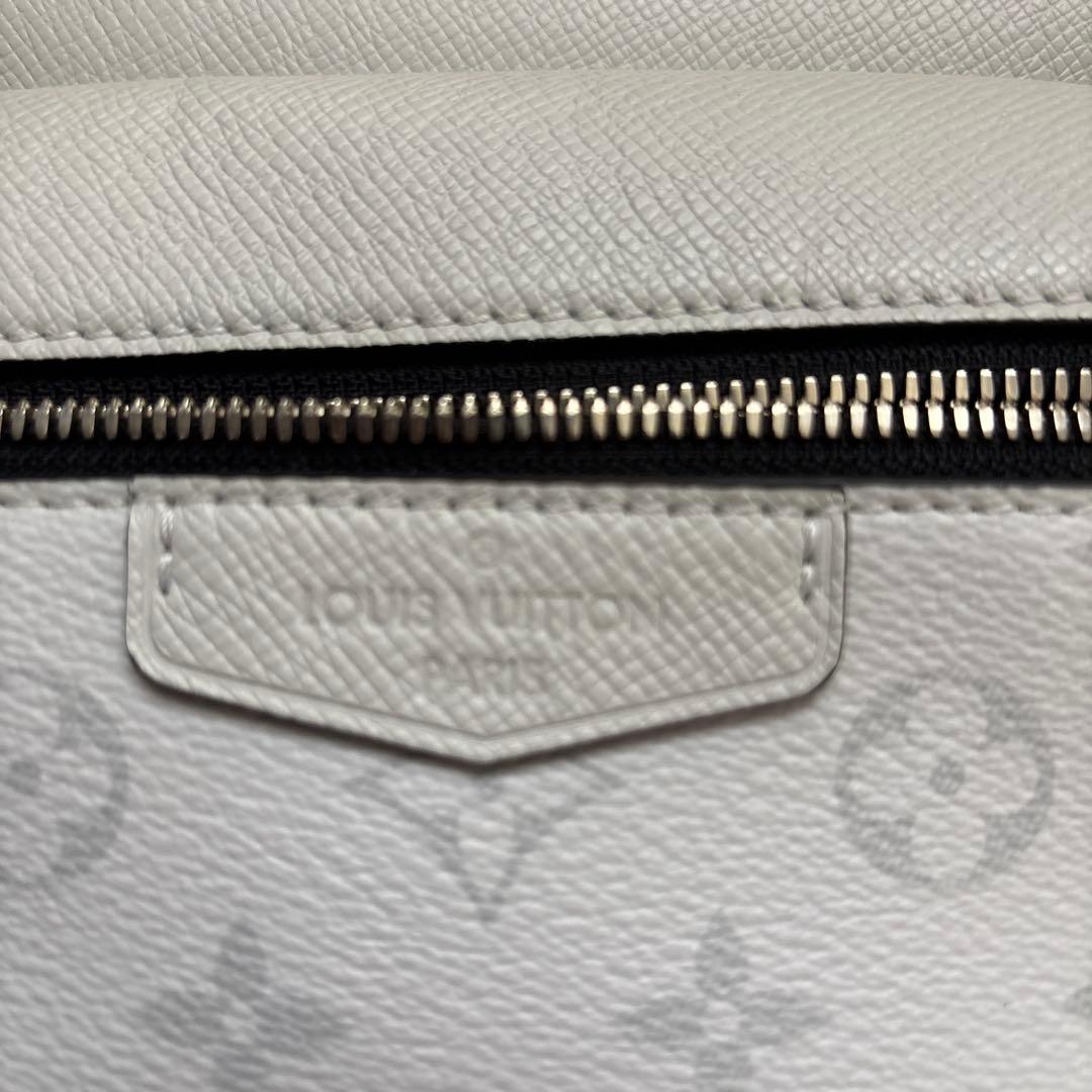 ルイヴィトン　タイガラマ アウトドア メッセンジャー　ショルダーバッグ