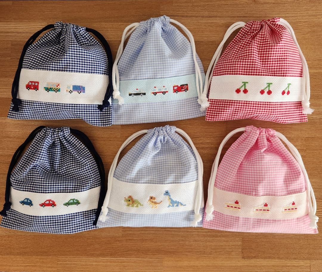 【さくら様】コップ袋　給食袋　巾着袋　男の子　女の子　刺繍