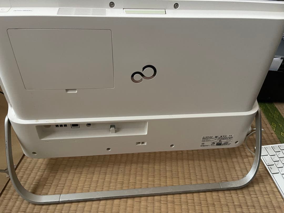 【美品】富士通　FMV 液晶一体型パソコン　FMVF52/B2