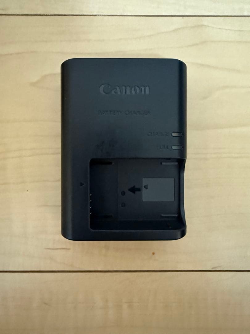 Canon EOS Kiss M2 本体と付属品