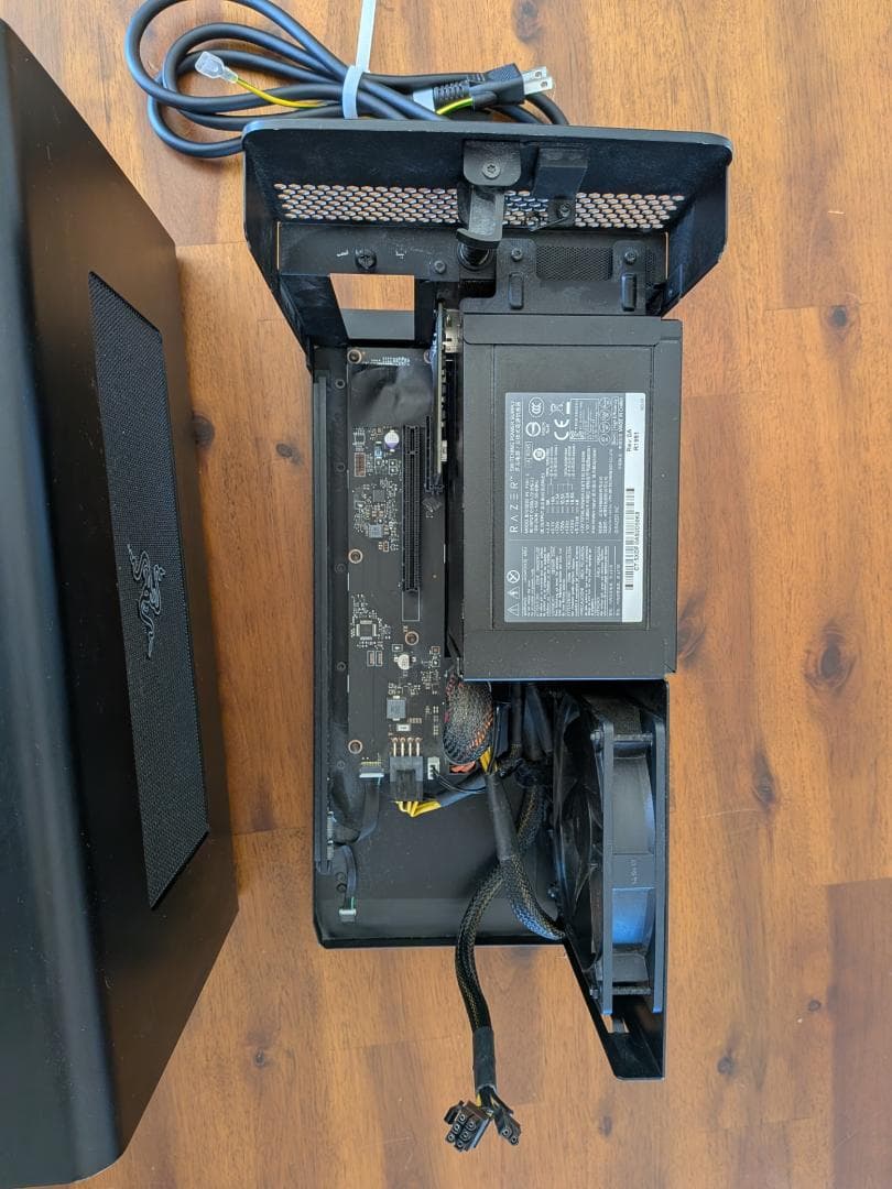 Razer Core X Chroma 外付けGPU(eGPU)BOX