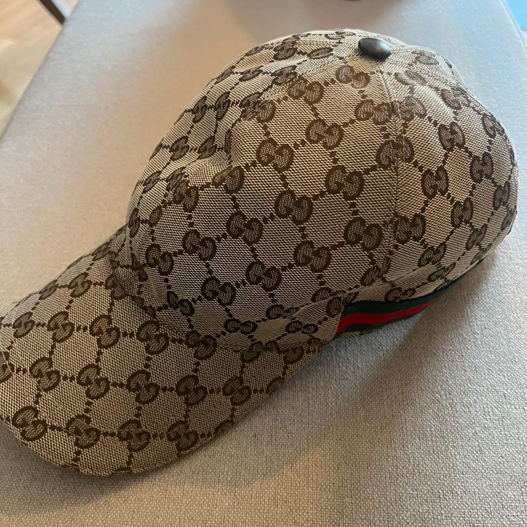 ユニセックス GUCCI ウェブストライプ付きGGキャンバスベースボールキャップ