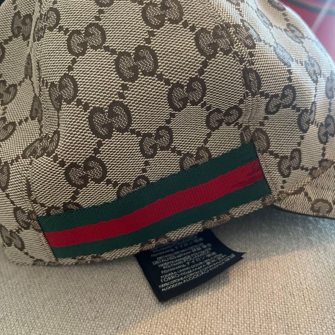 ユニセックス GUCCI ウェブストライプ付きGGキャンバスベースボールキャップ