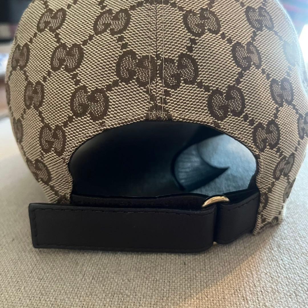 ユニセックス GUCCI ウェブストライプ付きGGキャンバスベースボールキャップ