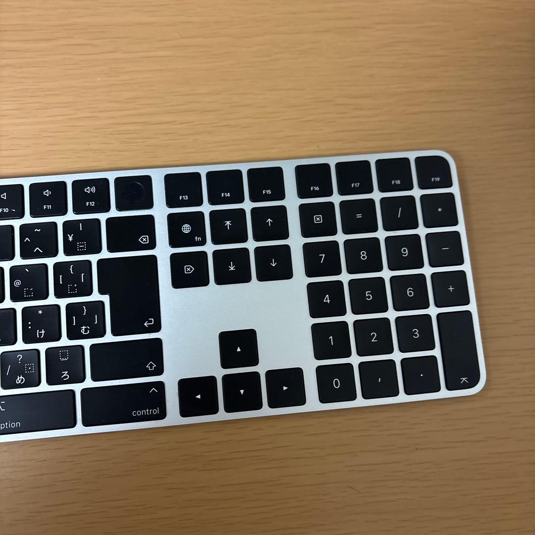 APPLE MAGIC KEYBOARD A2520 ワイヤレスキーボード