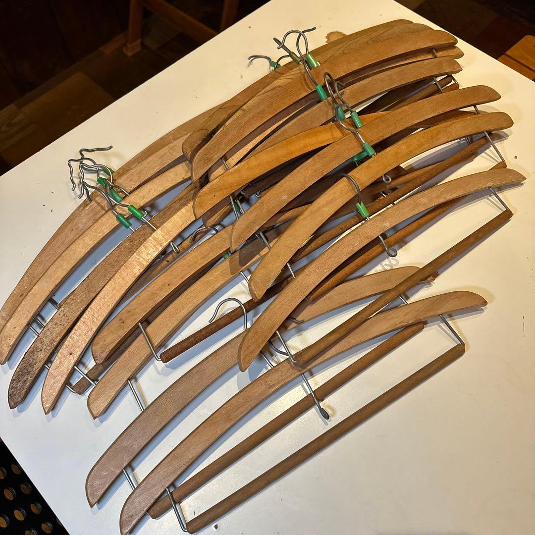 ハンガーまとめ売り19本　木製　ヴィンテージ　服屋さん　古着屋さん　おしゃれ