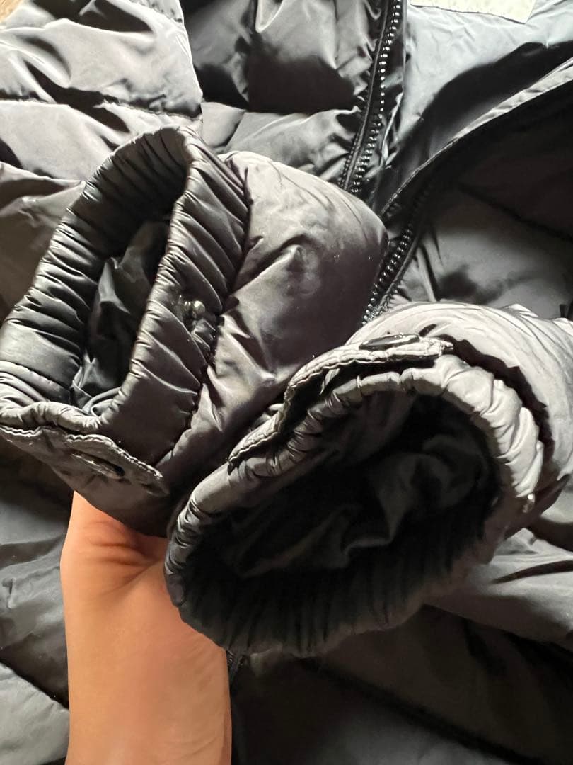 MONCLER ブラック ダウンジャケット フード付き シャーパル 00