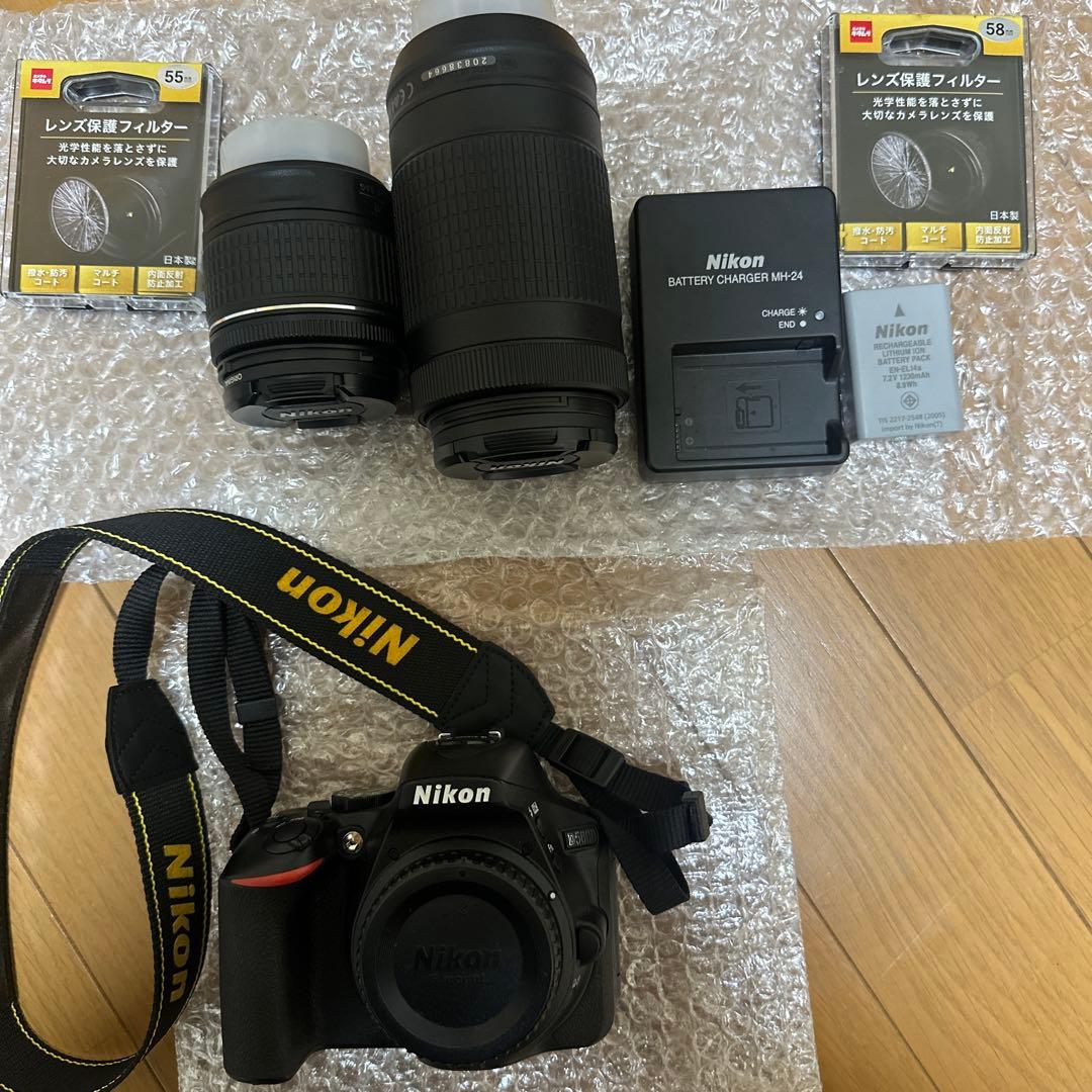 Nikon D5600デジタル一眼レフカメラ 本体とレンズ2本シャッター数719