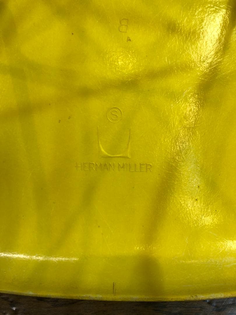 〈即購入可〉ハーマンミラー イームズ チェア ビンテージ イエロ 現状渡し