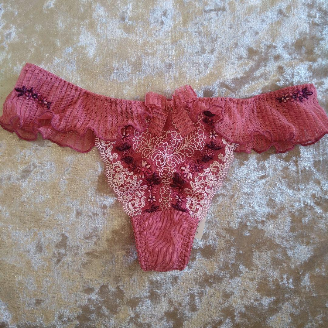 サルート　ピンク フリルと刺繍 ブラ☆Tバック☆ガーターベルト3点セットC75