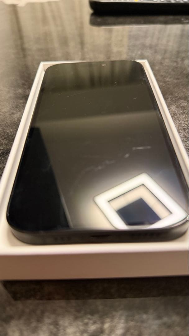 iphone14pro 128GB スペースブラック　ケース6つ付き