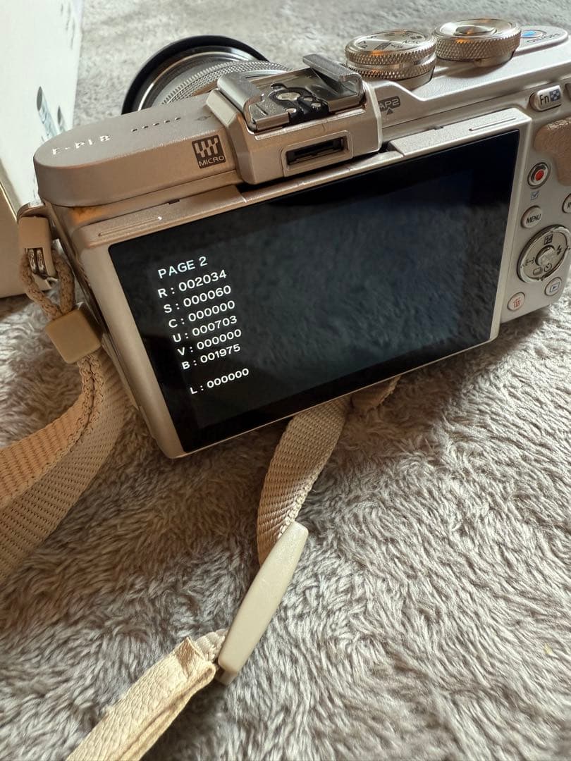 オリンパス OLYMPUS PEN PEN E-PL8レンズ2本マクロコンバータ