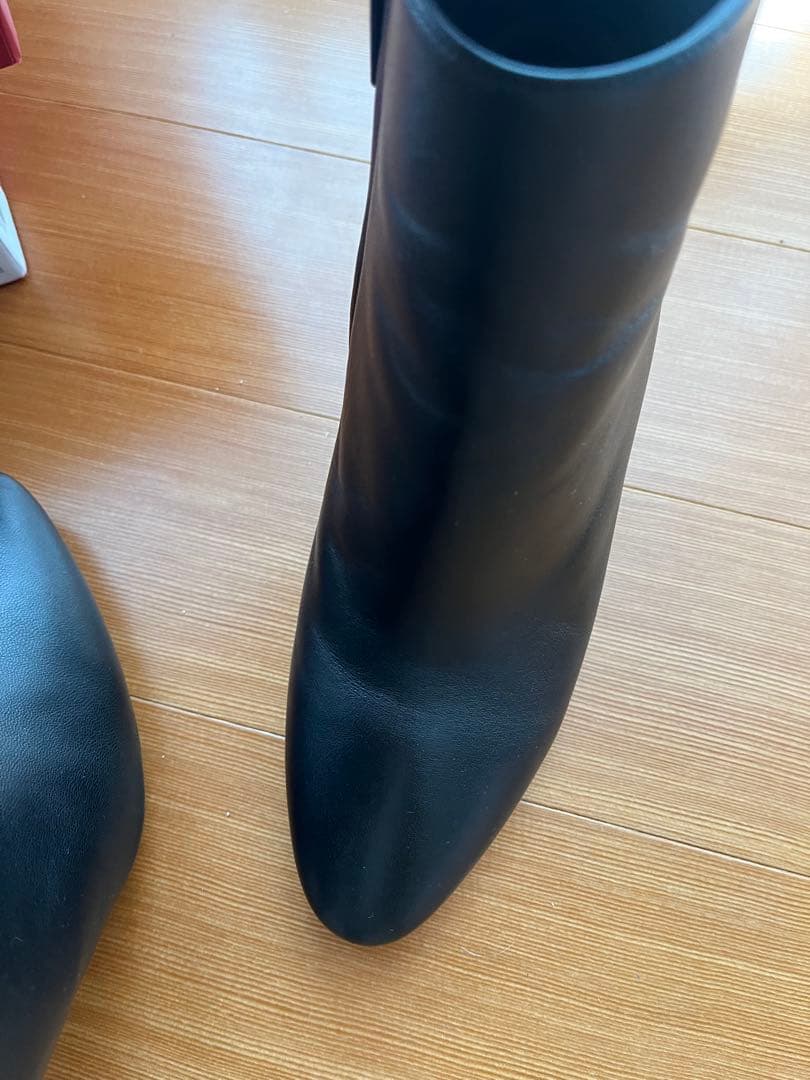 【最終値下】 Salvatore Ferragamo ブラックアンクルブーツ