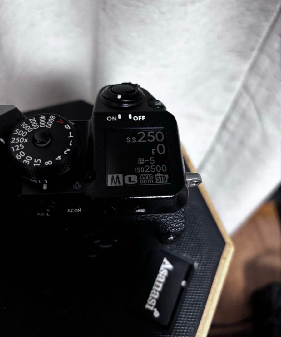 FUJIFILM X-H1 ミラーレス一眼 レンズ無