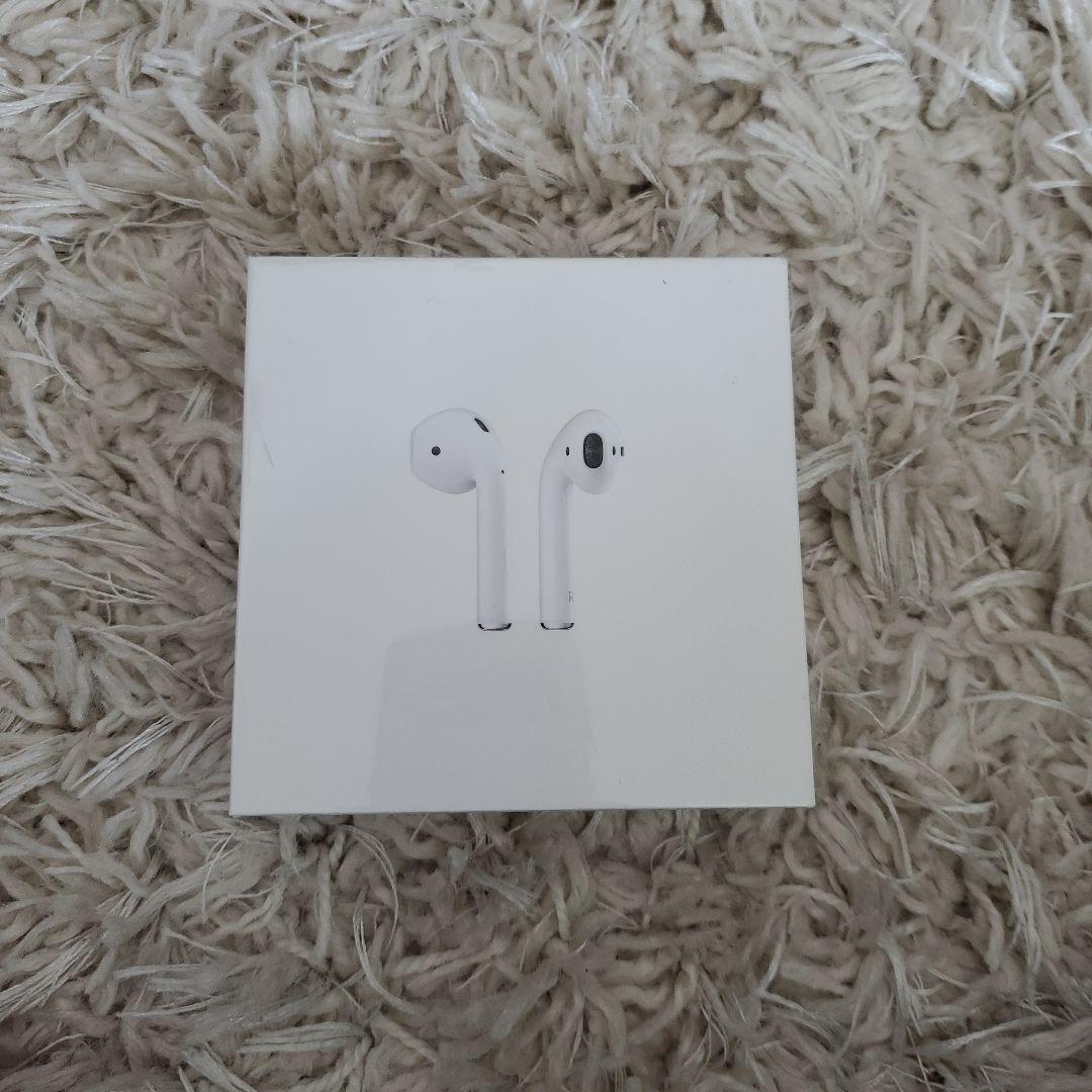 Apple AirPods with Charging Case新品