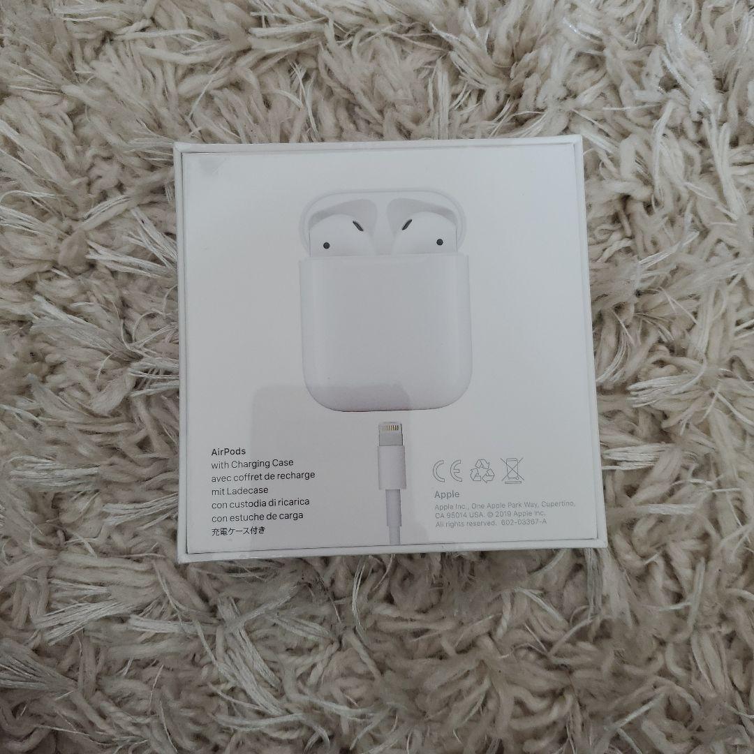 Apple AirPods with Charging Case新品