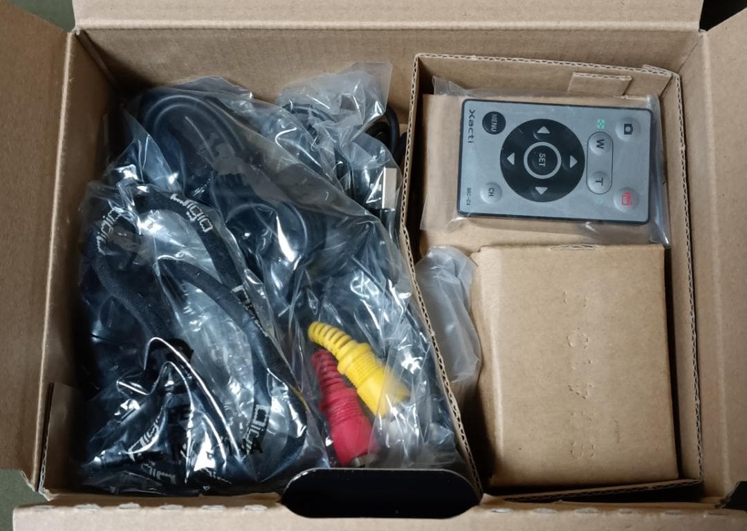 Xacti CG110 レッド　DMX-CG110(R)　SANYO ザクティ