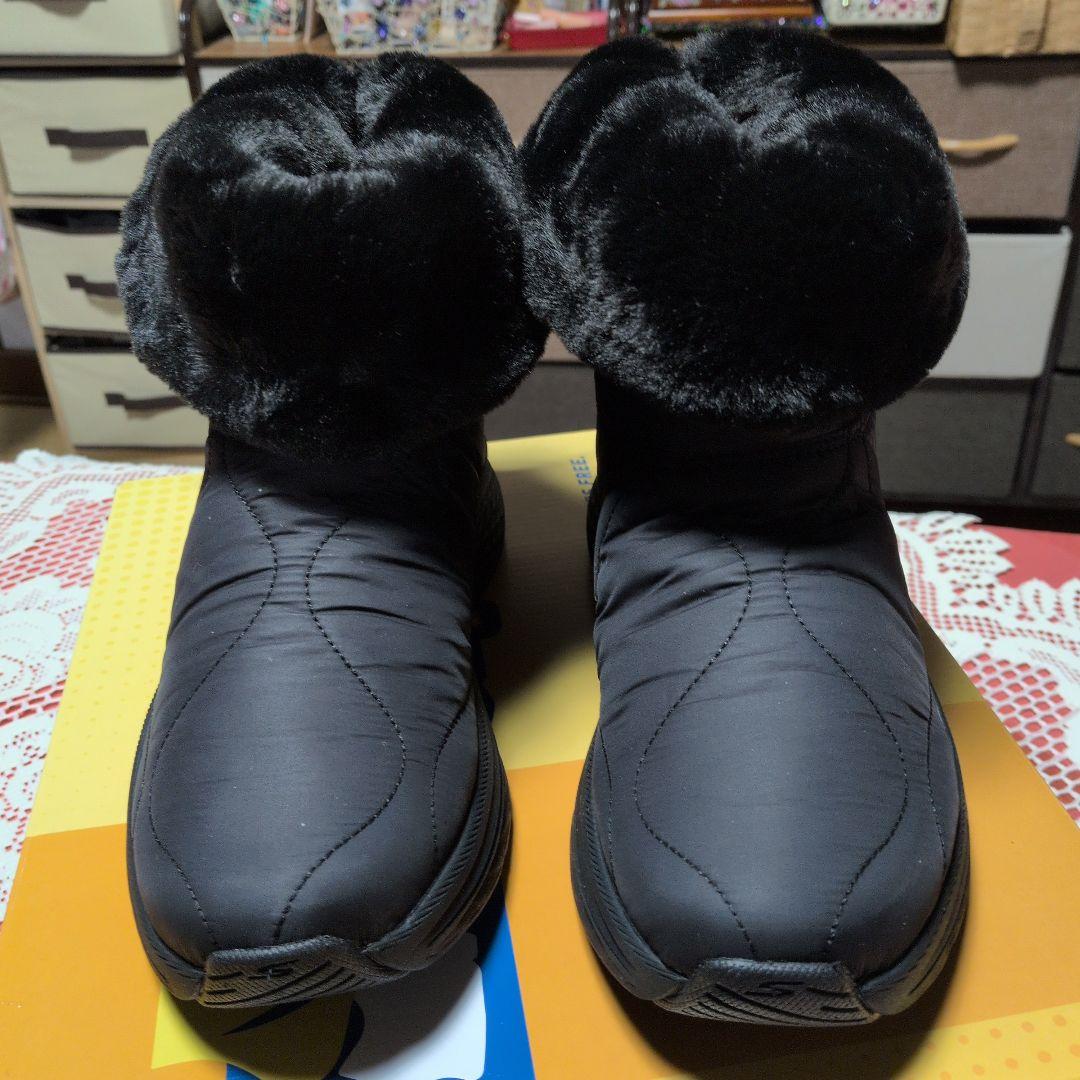 こちらは専用です。 スケッチャーズ ファー付き厚底ショートブーツ 黒24.5