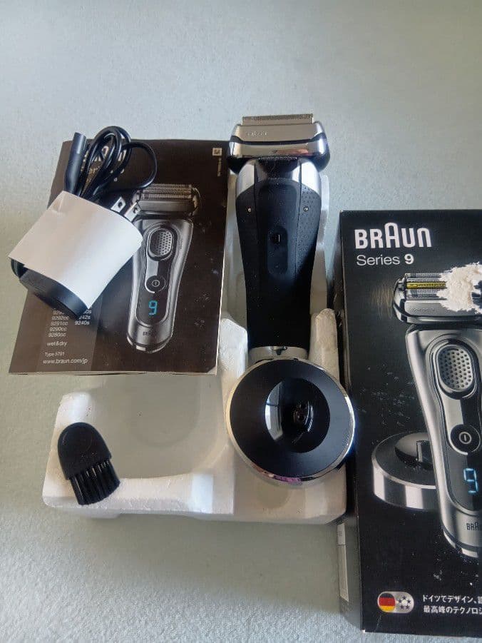 ブラウン最高峰Series 9 9260s-v 充電スタンド付き 新品未使用❣️