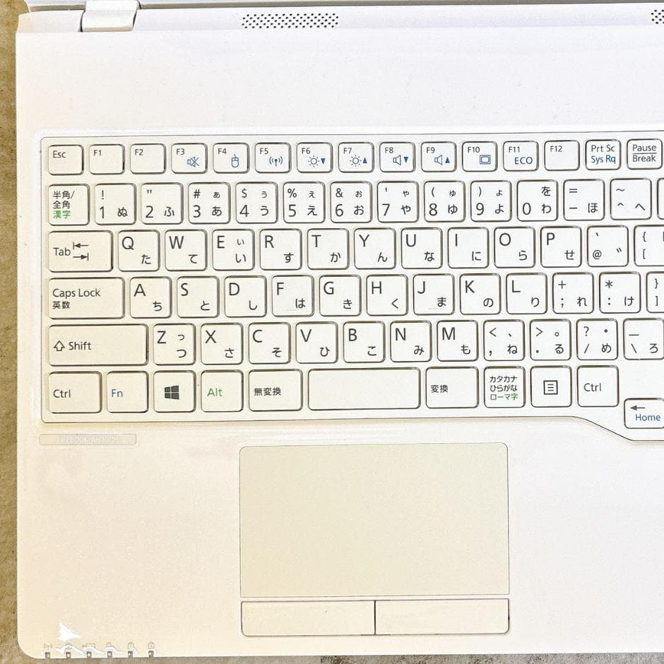 かわいい白❣快適ノートパソコン✨SSD搭載 カメラ付き 薄型 Windows11