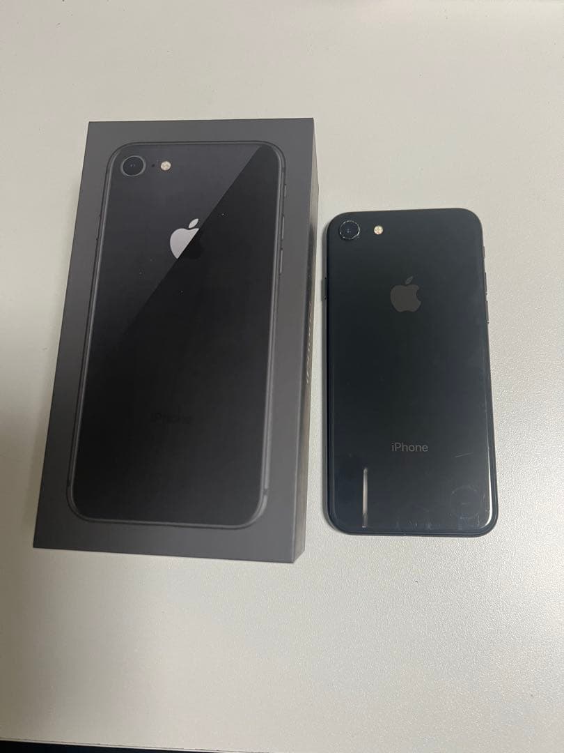 iPhone8 ブラック 64GB SIMロックあり 箱あり