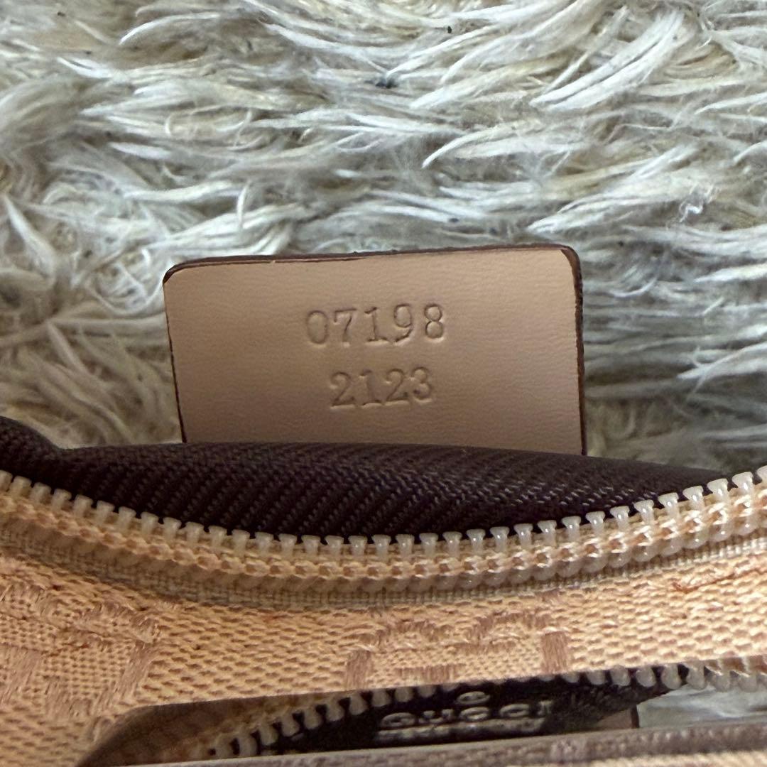 ☆美品☆GUCCI グッチ　アクセサリーポーチ　ショルダーバック　GG　ベージュ