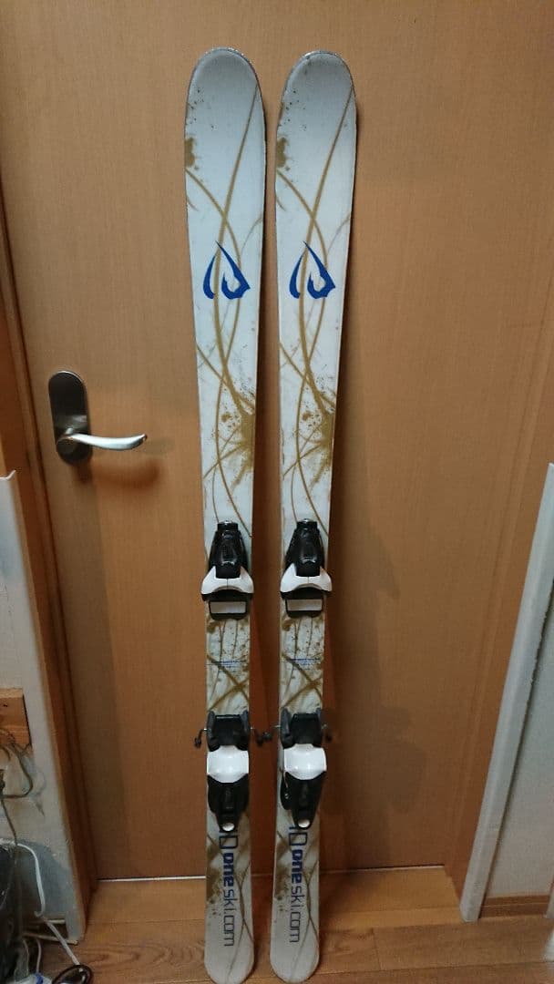 ID ONE MR-J 140㎝ ソール約265～285㎜ モーグル スキー板