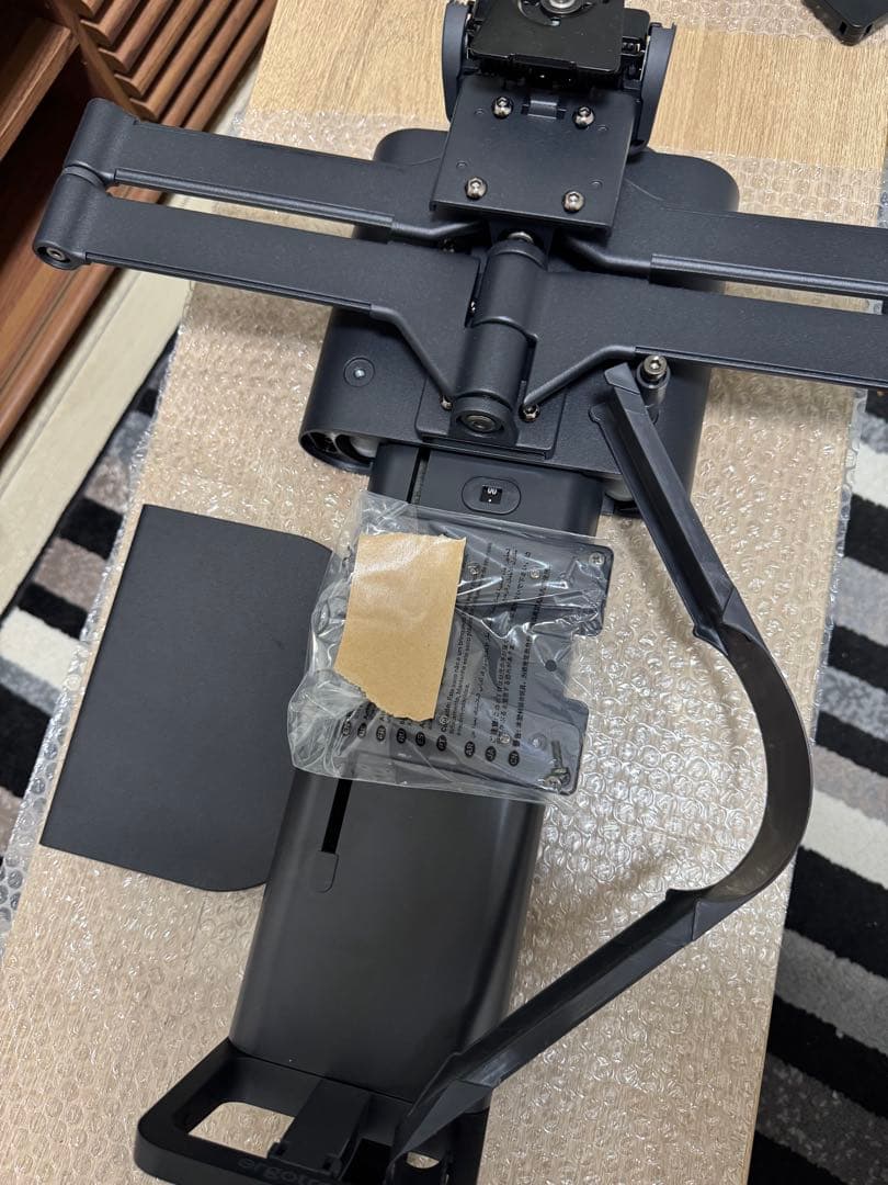 エルゴトロン TRACE (トレース) + モニターアーム補強プレート付き