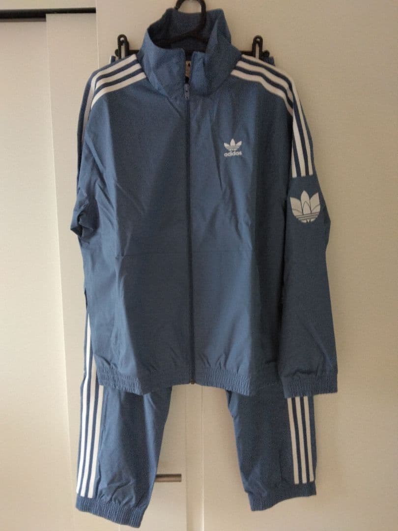 新品未使用　アディダス　メンズ　シャカシャカ　上下　Mサイズ　オリジナルス