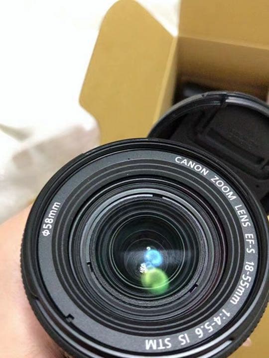 Canon EOS KISS X10 2410万画素 重量450g