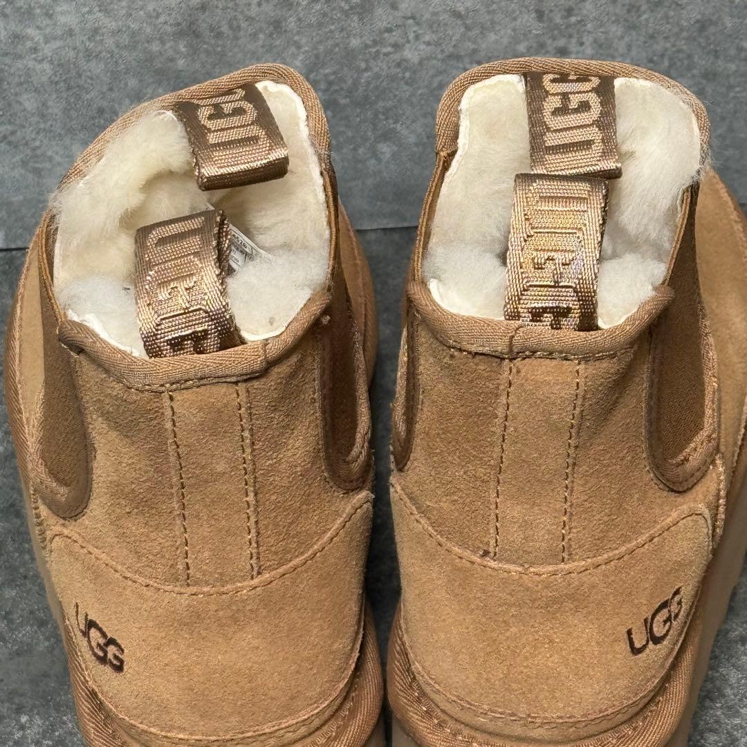 【新品】UGG ニューメル プラットフォーム チェルシーブーツ　23cm