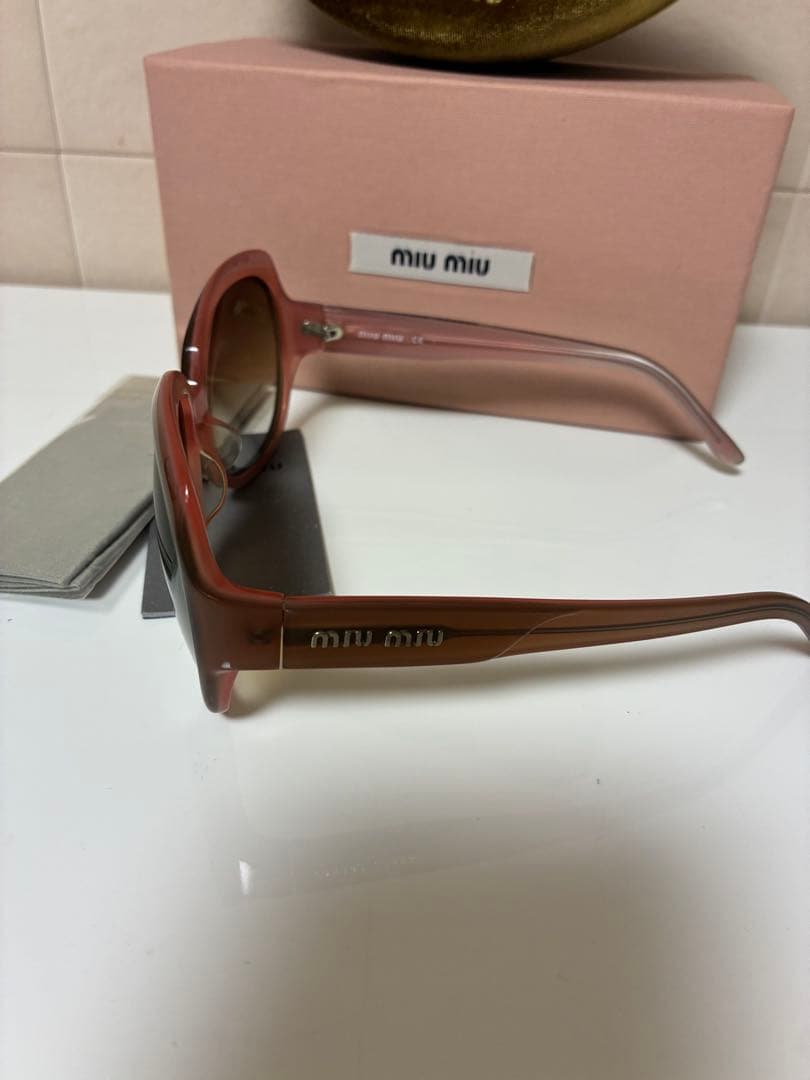 MIU MIU ブラウン　サングラス