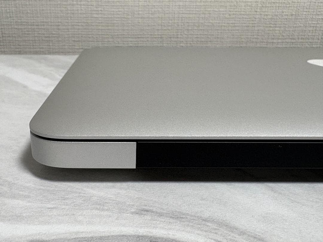 Apple MacBook Air 11-inch Mid 2013 シルバー