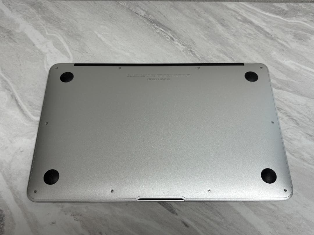 Apple MacBook Air 11-inch Mid 2013 シルバー