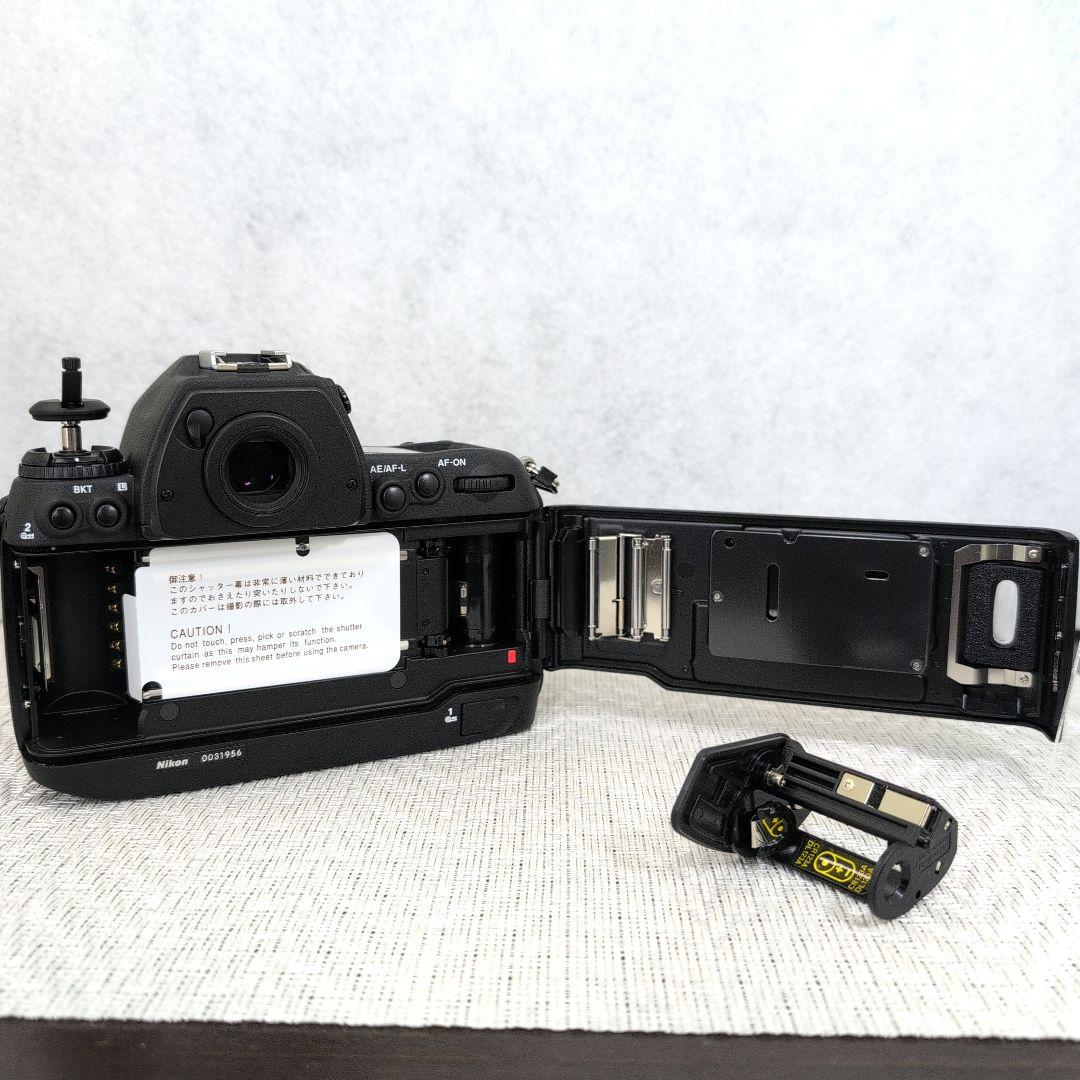 Nikon　ニコンF6　MB-40マルチバッテリー　レンズ　ソフトケース他セット