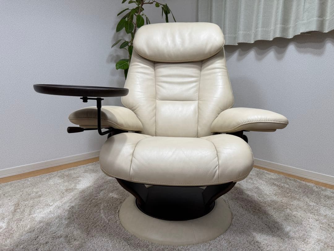 カリモク家具 約47万 本革 ザファースト リクライニングチェア オットマン付