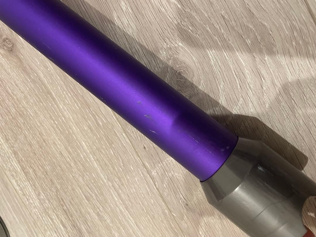 Dyson V8 Fluffy 掃除機 本体と付属品