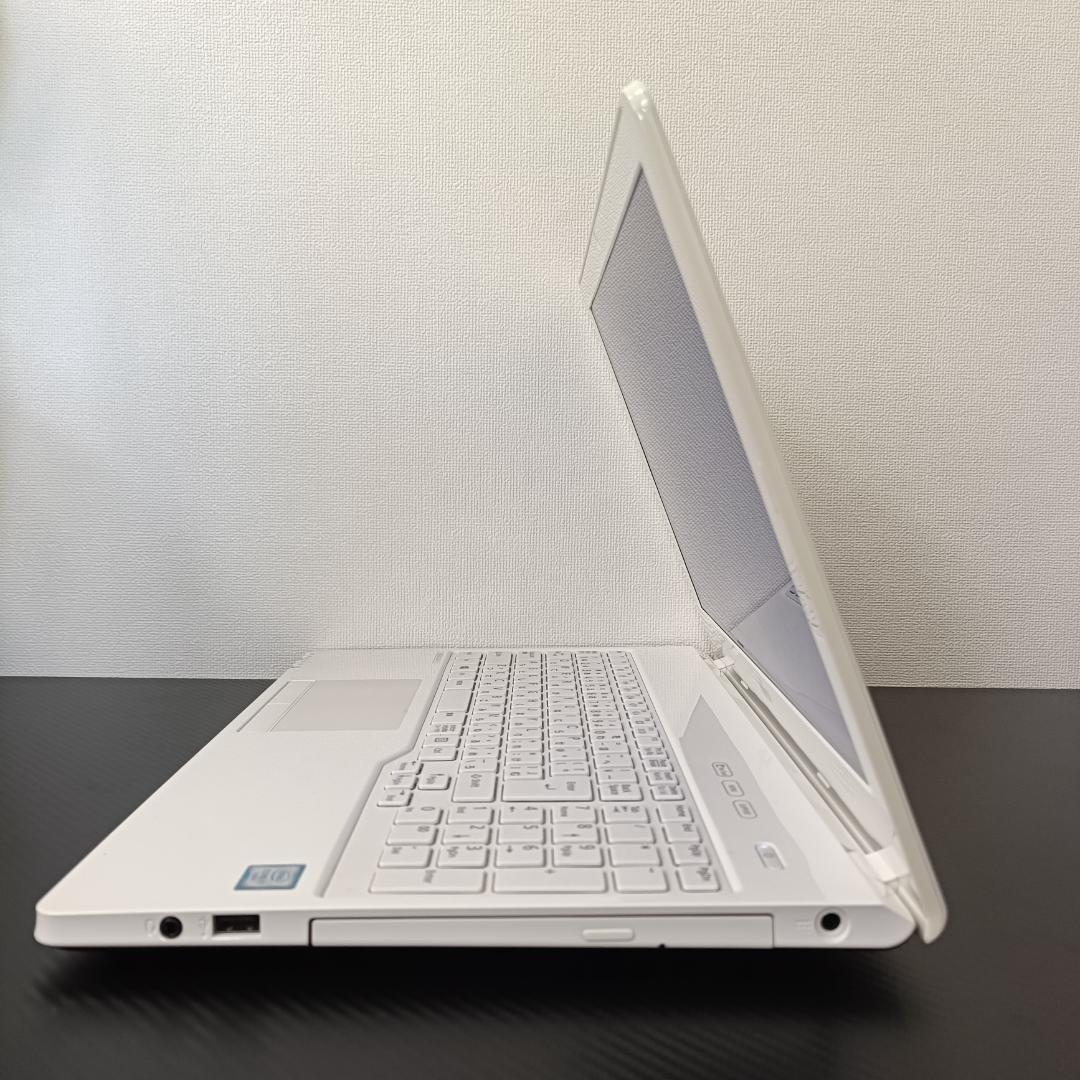 ノートPC Core i7 Windows11 SSD メモリ8GB 富士通 白