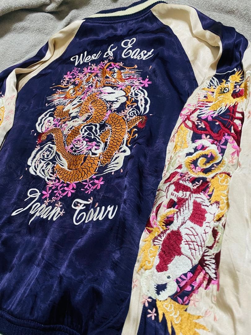 JAPAN TOUR 限定版　スカジャン 龍　サテン 2面使う Unisex