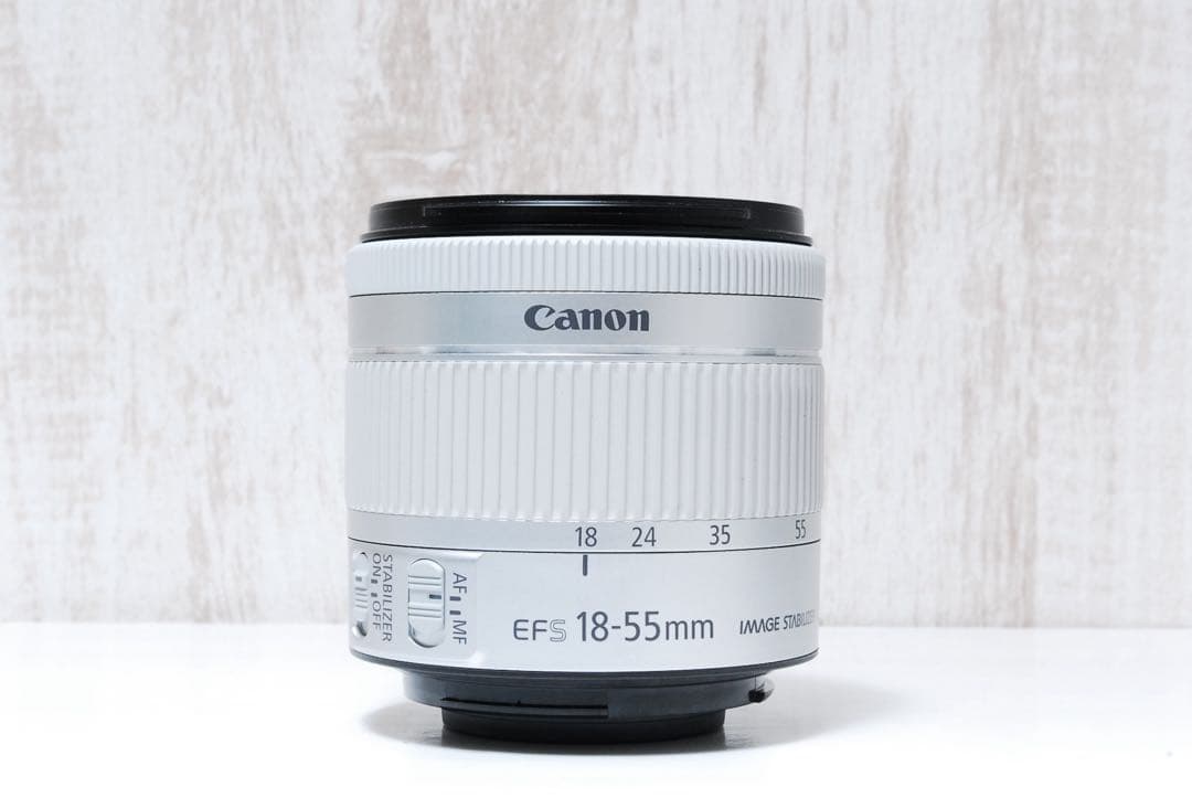 ❤️希少カラーホワイト❤️軽量ボディ❤️手ぶれ補正レンズ　Canon Kiss X10