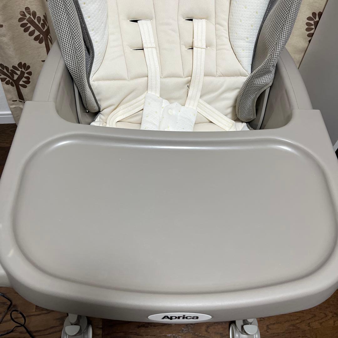 まろんさん専用　Aprica 電動ベビーチェア ユラリズム　オート