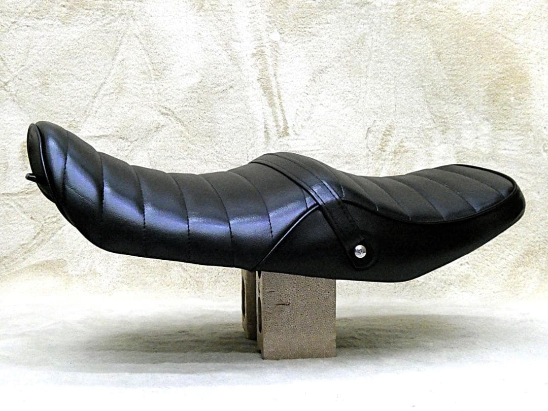 ZRX400　黒皮　タックロールシート/あんこ抜きローダウン