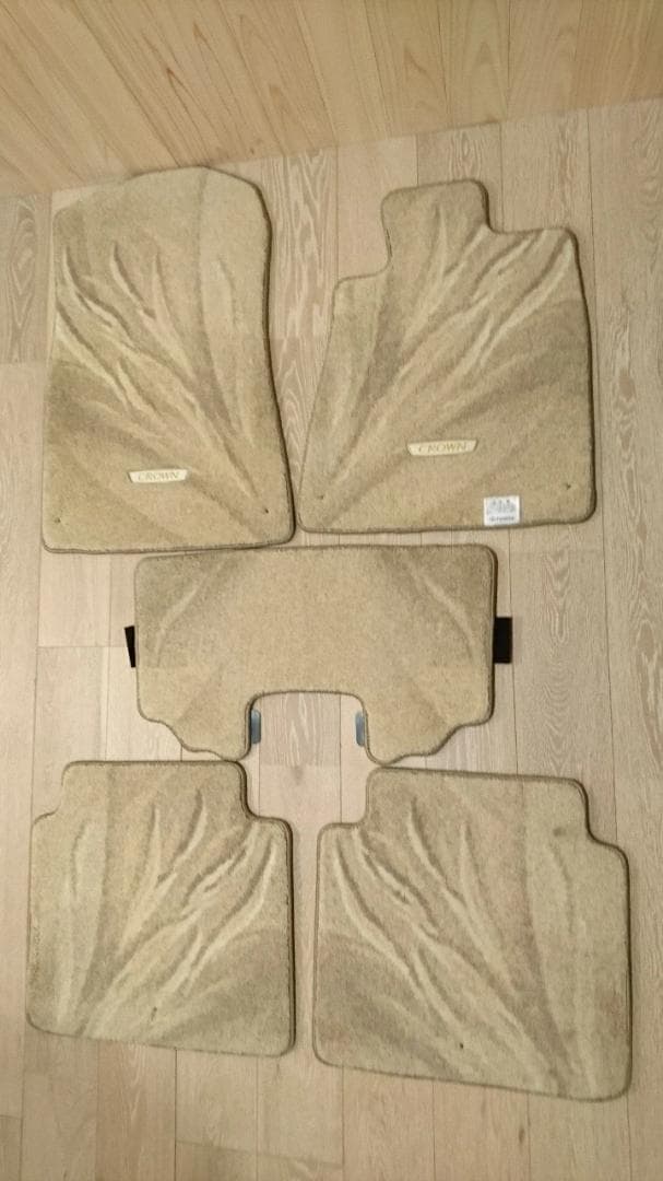 【新品】希少トヨタ１８0系クラウンロイヤル用純正フロアマット　エクセレント