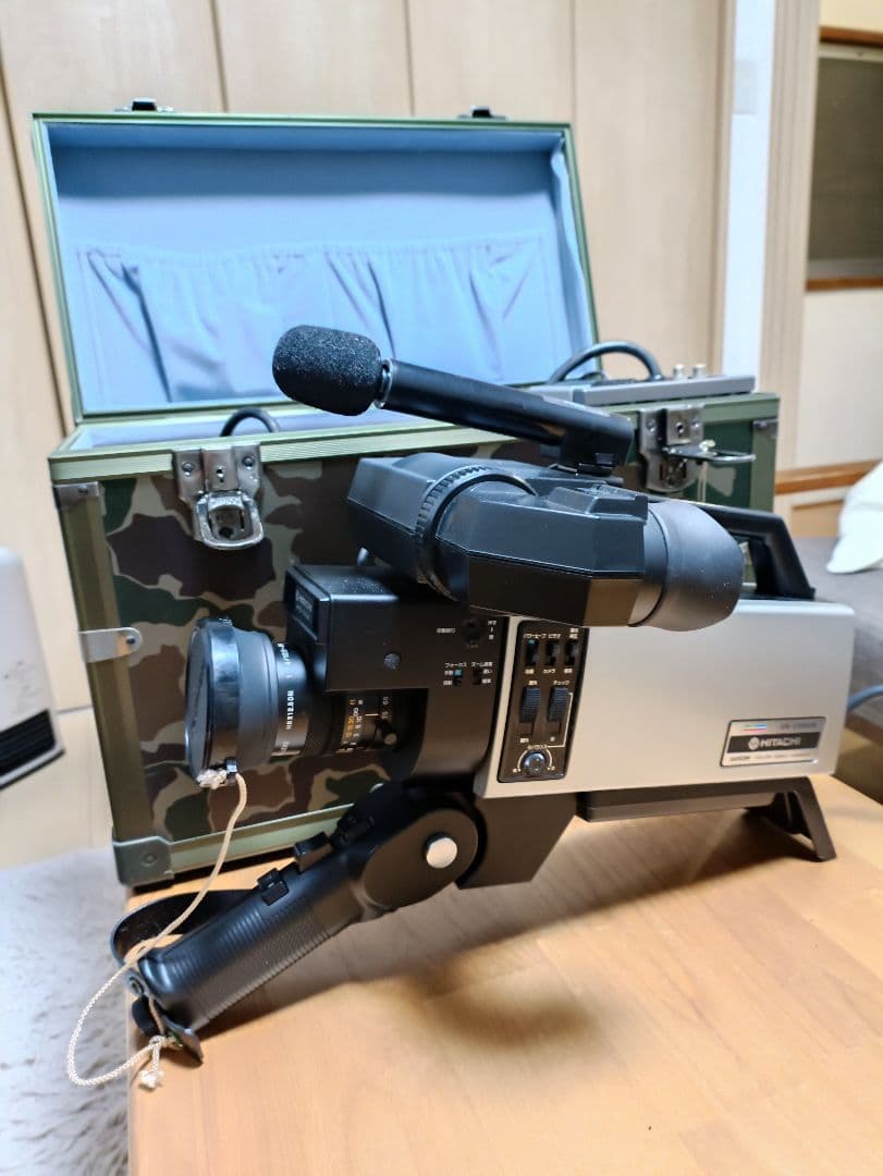 ビデオカメラ HITACHI VK-C800R